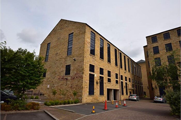 2 Bedroom Flat To Rent In Firth Street, Huddersfield, HD1