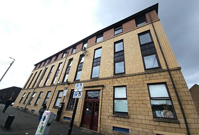 2 Bedroom Flat To Rent In **Private Parking** South Portland Street, Flat - Glasgow, G5