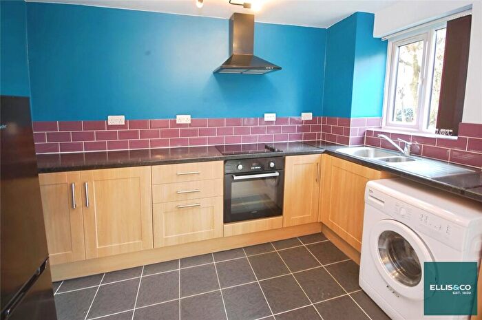 1 Bedroom Apartment To Rent In Taunton Drive, East Finchley, N2