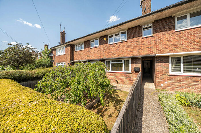 3 Bedroom Terraced House For Sale In Brive Road, Dunstable, Bedfordshire, LU5