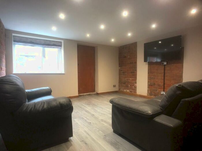 6 Bedroom Terraced House To Rent In Granby Grove, Leeds, West Yorkshire, LS6