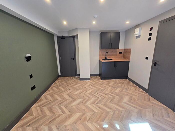 Studio To Rent In London Road, Ewell, KT17