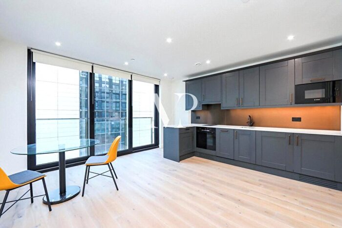 Apartment To Rent In Emery Wy, Emery Wharf, London, E1W