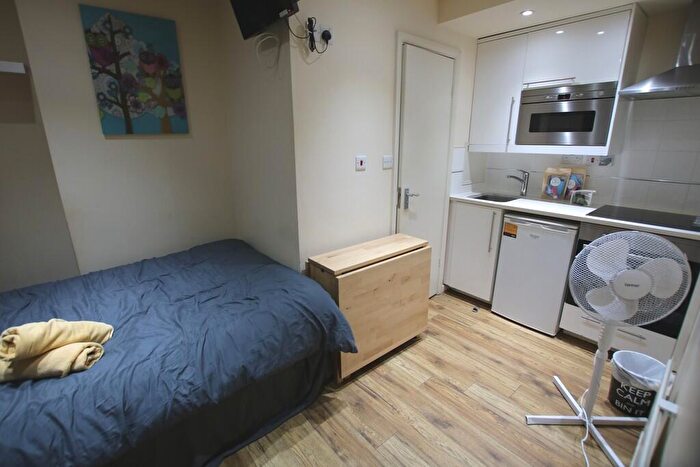 Studio To Rent In High Road, London, NW10