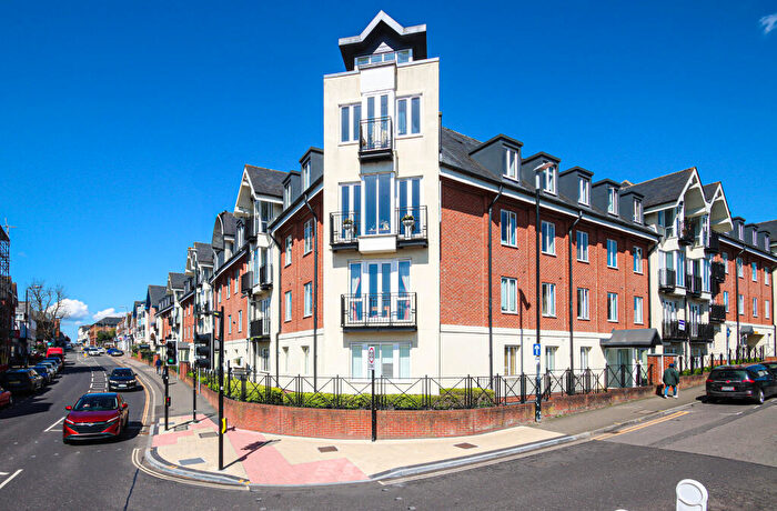 2 Bedroom Flat For Sale In Marlborough Road, St Albans, AL1