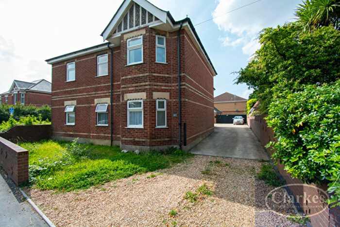 5 Bedroom Detached House To Rent In Redhill Drive, Winton, BH10