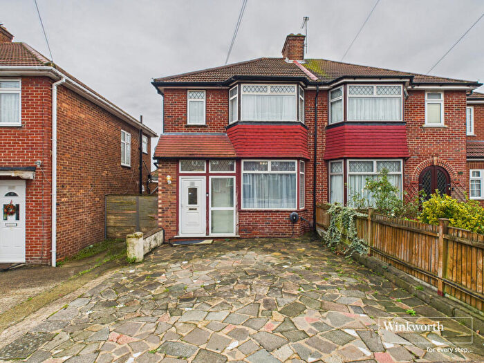 3 Bedroom Semi-Detached House For Sale In Lodore Gardens, Kingsbury, London, NW9