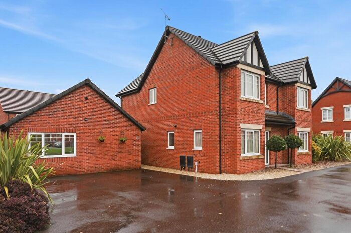 5 Bedroom Detached House For Sale In Damstead Park Avenue, Alfreton, Derbyshire, DE55