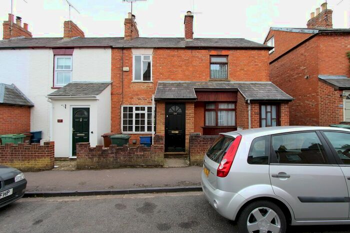 2 Bedroom Terraced House To Rent In Queens Road, Banbury, Oxon, OX16