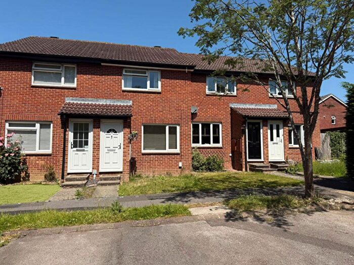 2 Bedroom Terraced House To Rent In The Glade Fareham Unfurnished, PO15