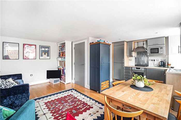 1 Bedroom Apartment For Sale In Peckham Grove, London, SE15