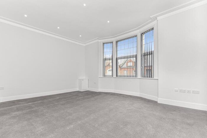 3 Bedroom Flat To Rent In High Road Wembley Middlesex, HA9