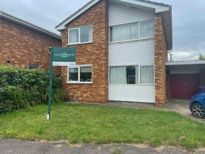 4 Bedroom Detached House To Rent In Portman Close, Hitchin, SG5