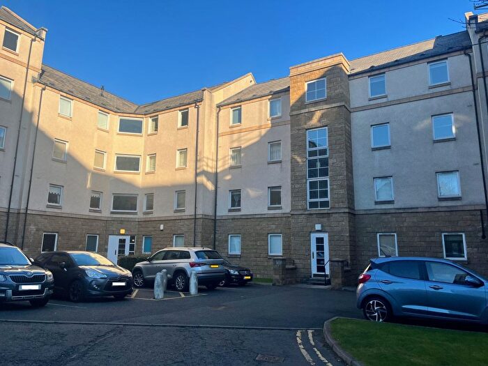2 Bedroom Flat To Rent In Dicksonfield, Edinburgh, EH7