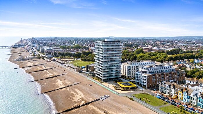 2 Bedroom Flat For Sale In Brighton Road, Worthing, BN11