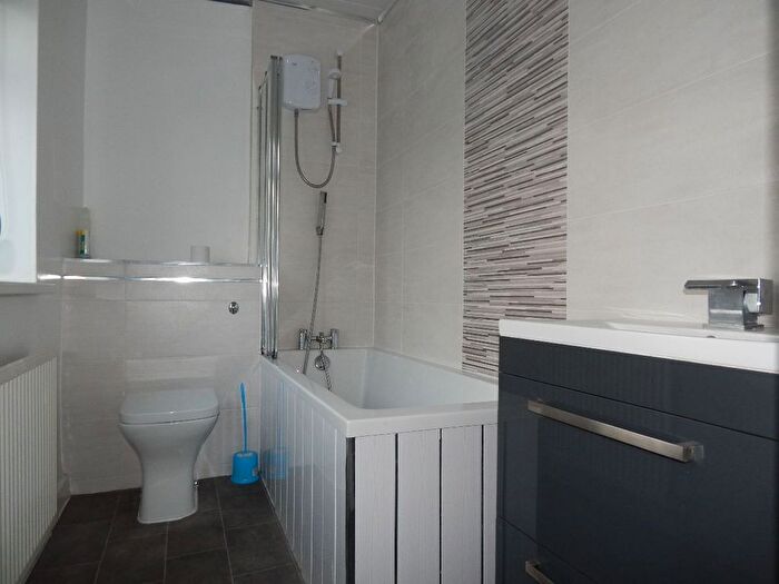 1 Bedroom Terraced House To Rent In Dewsbury Gate Road, Staincliffe, Dewsbury, WF13
