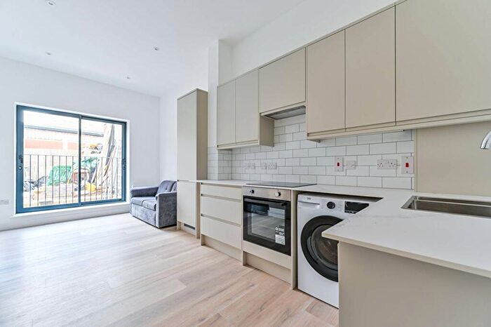 1 Bedroom Flat To Rent In Leighton Road, , Kentish Town, London, NW5
