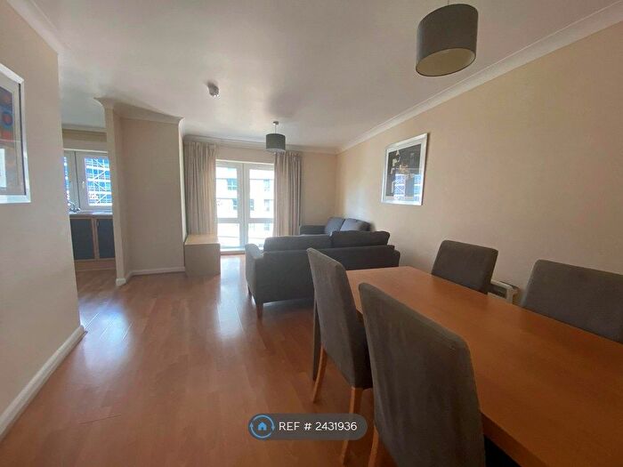2 Bedroom Flat To Rent In Crown House, Basingstoke, RG21