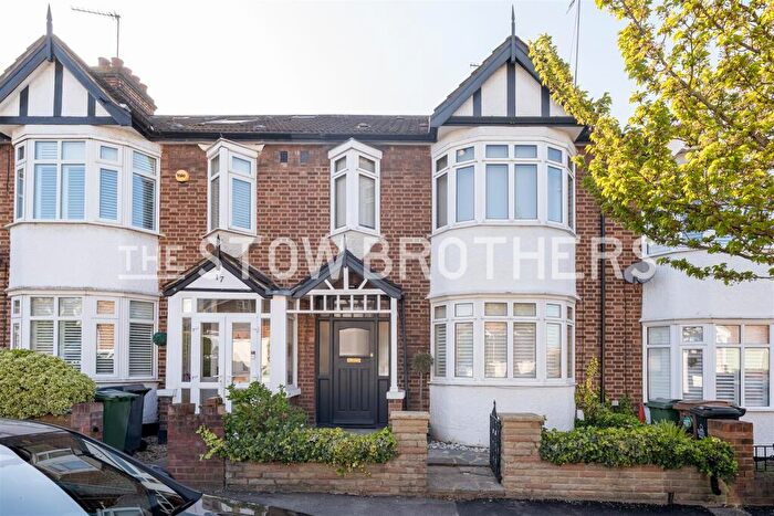 4 Bedroom House To Rent In Richmond Avenue, London, E4