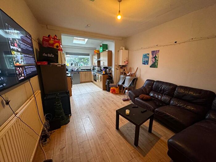 5 Bedroom Terraced House To Rent In Derby Road, Nottingham, Nottinghamshire, NG7