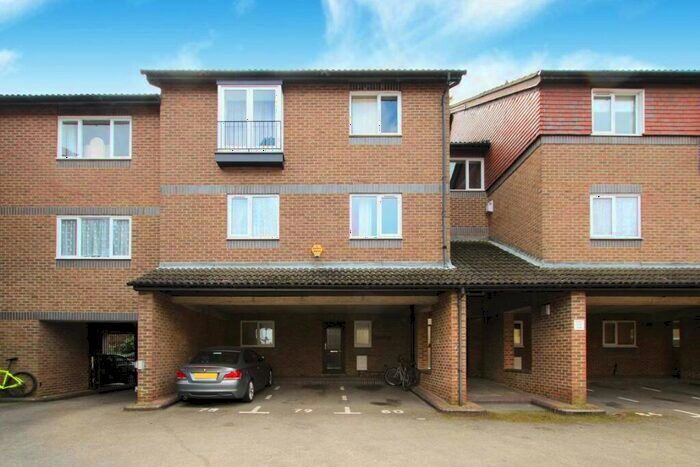 1 Bedroom Flat To Rent In Abbeyfields Close, London, NW10