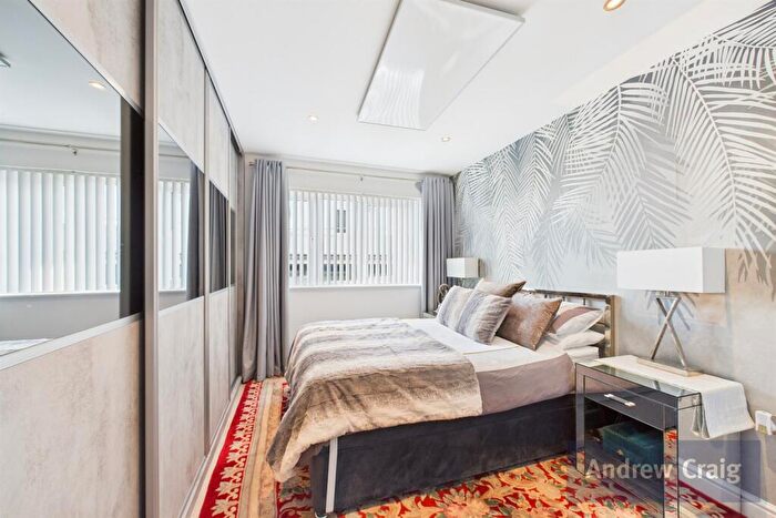 2 Bedroom Apartment For Sale In , The Bar, St. James Gate, NE1