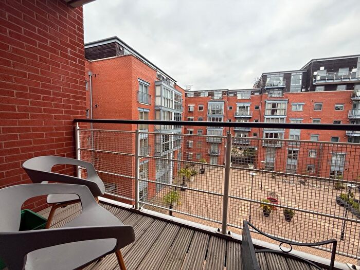 2 Bedroom Flat To Rent In Browning Street, Edgbaston, Birmingham, B16
