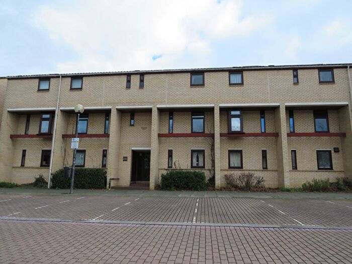 2 Bedroom Flat To Rent In North Row, Milton Keynes, MK9