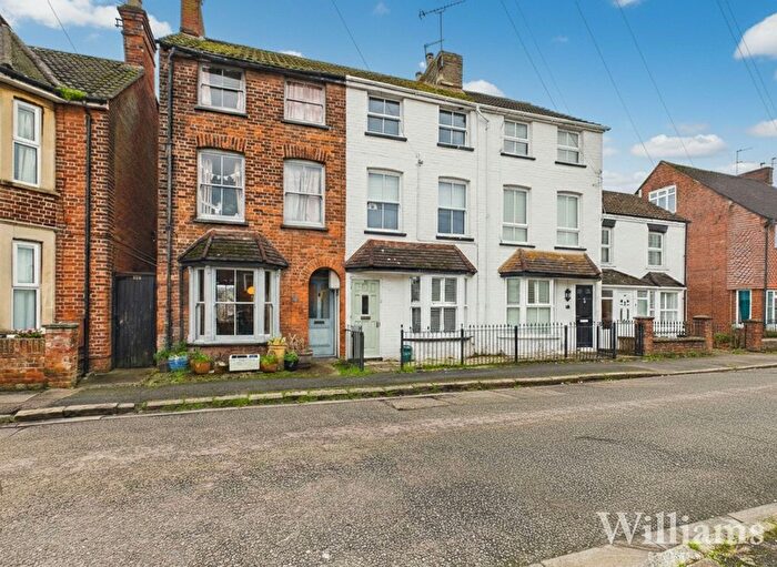 3 Bedroom Terraced House For Sale In Victoria Street, Aylesbury, HP20
