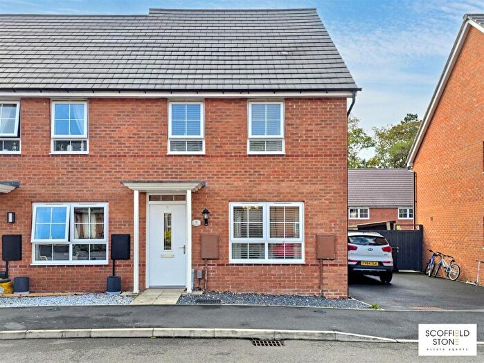3 Bedroom End Of Terrace House For Sale In Selby Drive, Mickleover, DE3