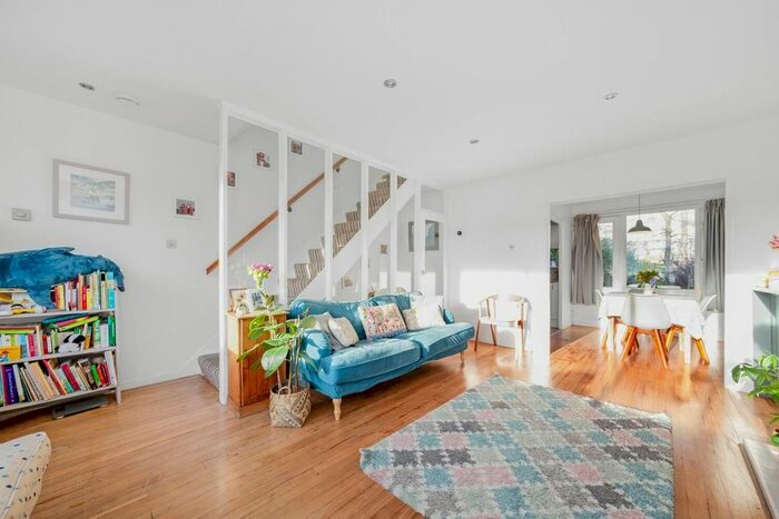 4 Bedroom Town House To Rent In Buckleigh Way, Crystal Palace, London, SE19