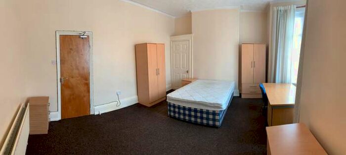 5 Bedroom End Of Terrace House To Rent In Woodlands Road, TS1