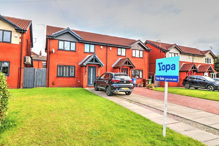 4 Bedroom Semi-Detached House For Sale In Hart Street, Manchester, M43