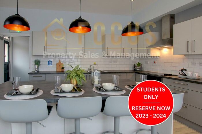 7 Bedroom Semi-Detached House To Rent In Portland Road, Leicester, LE2