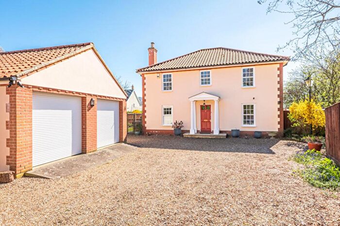 4 Bedroom Detached House For Sale In Privacy And Space In East Harling, NR16