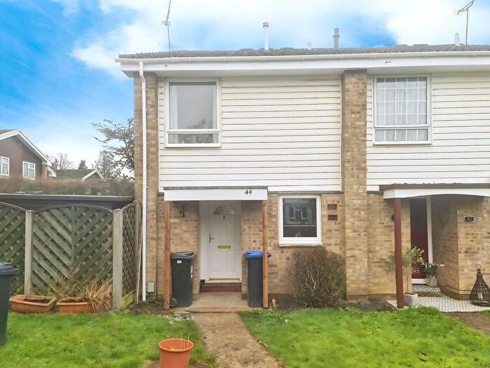 3 Bedroom End Of Terrace House To Rent In Silversmiths Way, Woking, Surrey, GU21