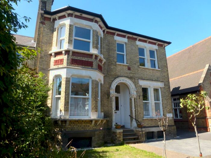 2 Bedroom Property To Rent In Elm Road, Beckenham, BR3