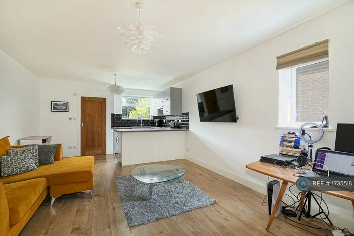 1 Bedroom Maisonette To Rent In Kingswell Ride, Cuffley, Potters Bar, EN6