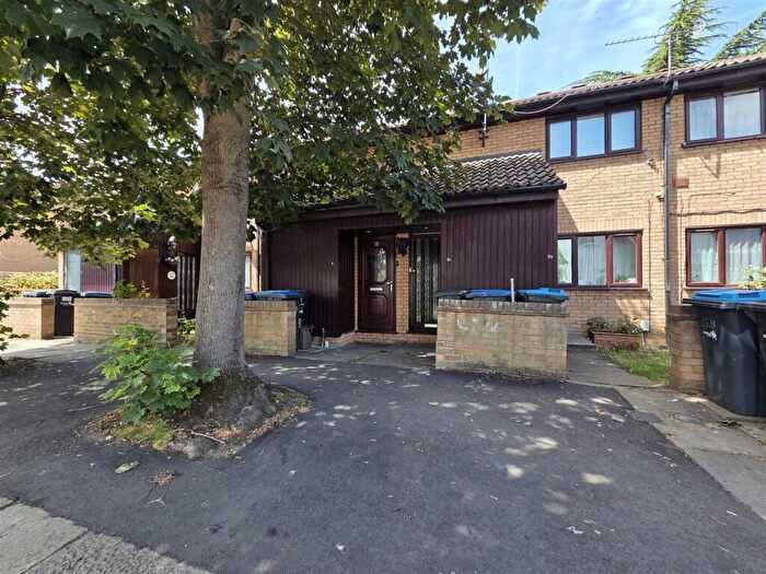 1 Bedroom Terraced House To Rent In Mandeville Road, Enfield, EN3