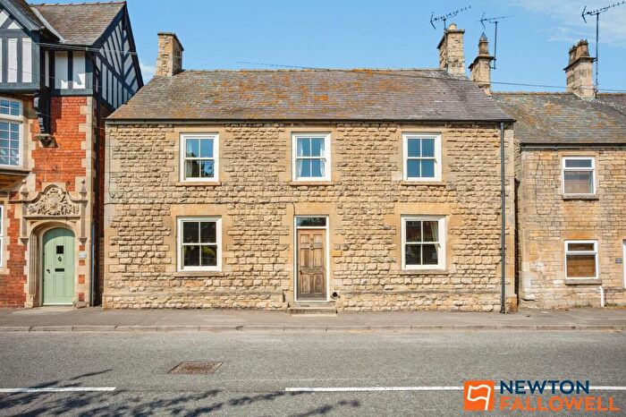 4 Bedroom Detached House For Sale In Ermine Street, Ancaster, NG32