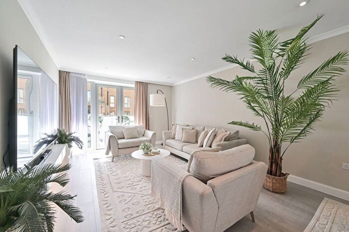 3 Bedroom Flat For Sale In Grahame Park Way, Mill Hill, London, NW9