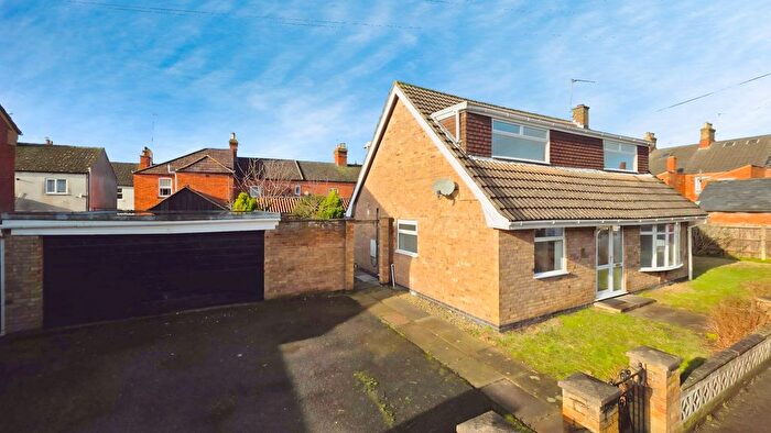 4 Bedroom Detached Bungalow For Sale In Castle Terrace Road, Sleaford, NG34