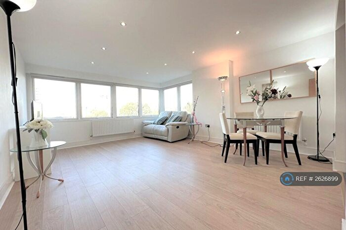 1 Bedroom Flat To Rent In Canary Central, Canary Wharf, E14