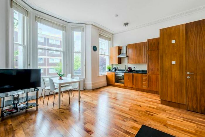 2 Bedroom Flat To Rent In Castletown Road, Barons Court, London, W14