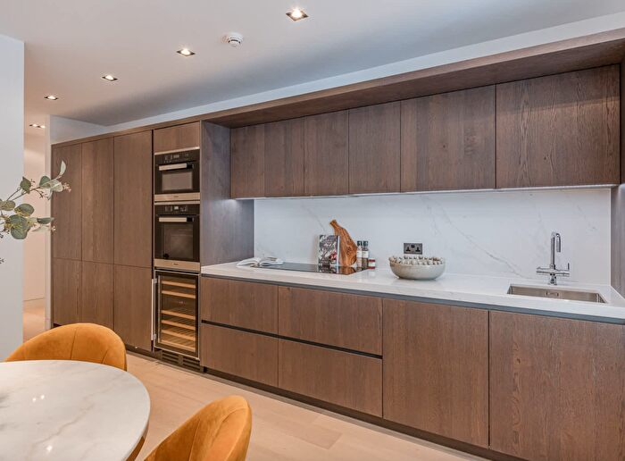 2 Bedroom Flat For Sale In Holland Street, Kensington, London, W8