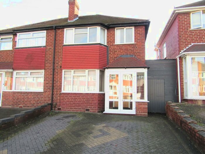 3 Bedroom Semi-Detached House To Rent In Waddington Avenue, Great Barr, Birmingham, B43