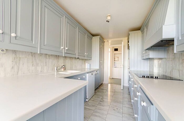 3 Bedroom Flat To Rent In Anglesea Road, Kingston, Kingston Upon Thames, KT1