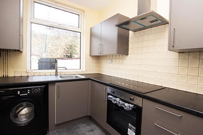 3 Bedroom Terraced House To Rent In Blackburn Road, Darwen, BB3