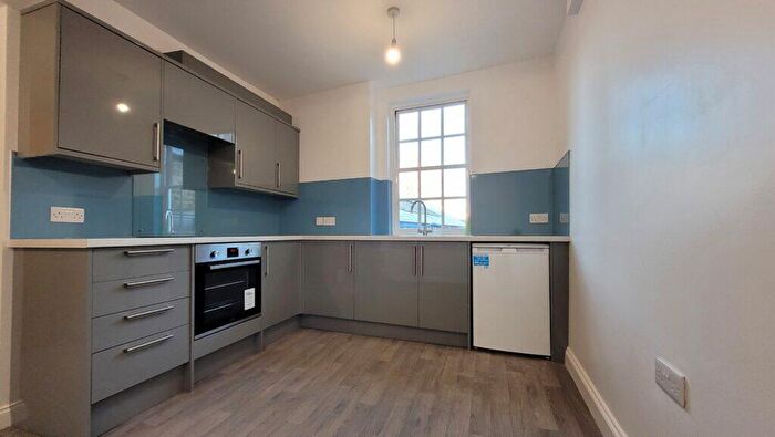 1 Bedroom Apartment To Rent In Parsons Street, Banbury, Oxon, OX16