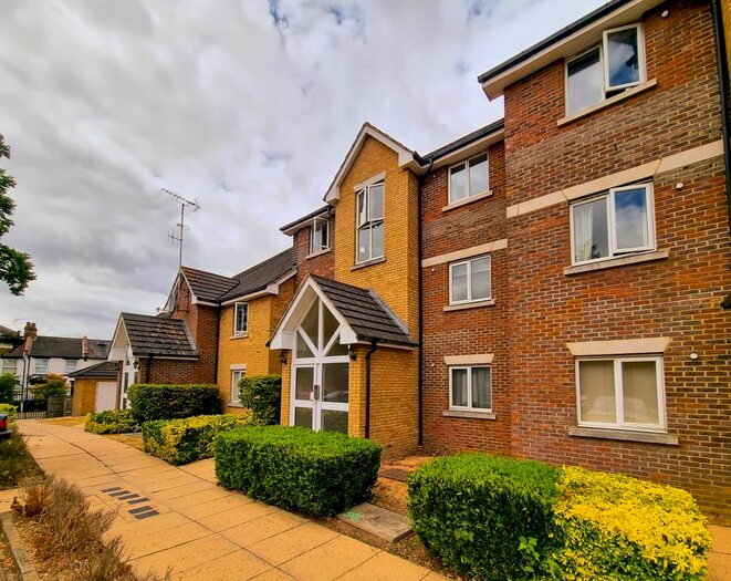 1 Bedroom Flat To Rent In Farthing Close, Watford Fields, Central Wat, Watford, WD18